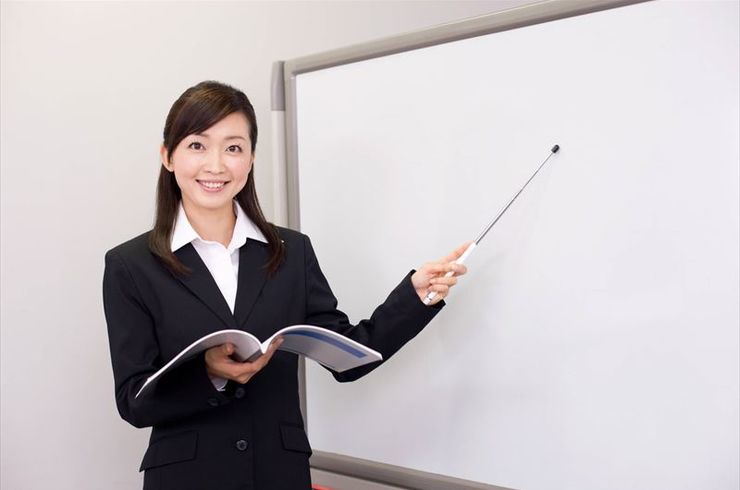 女性の講師